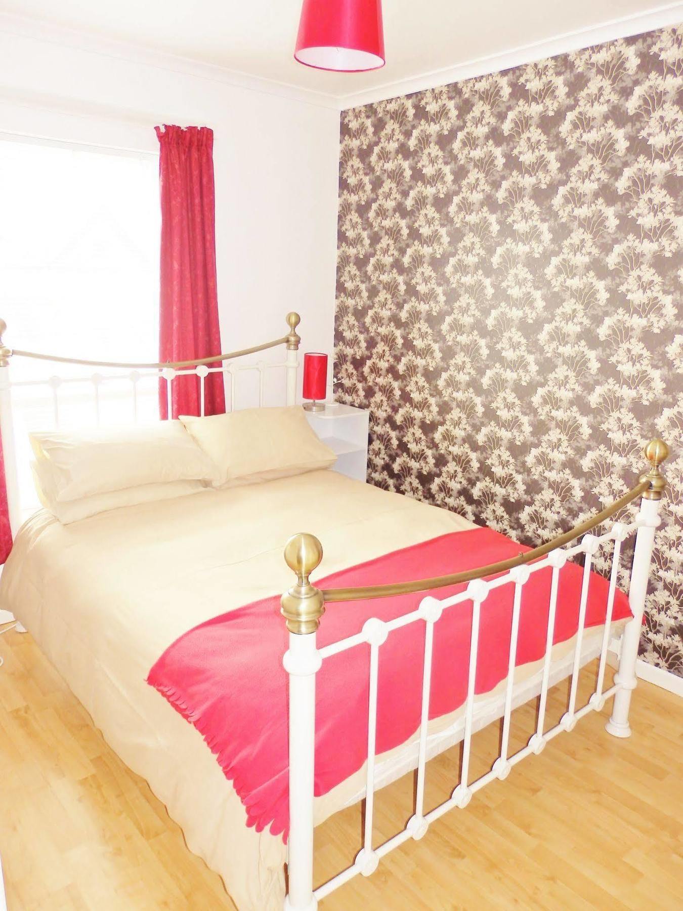 בלפסט Excellent Location - City Centre - Parking - 4 Beds -2 Bedrooms מראה חיצוני תמונה