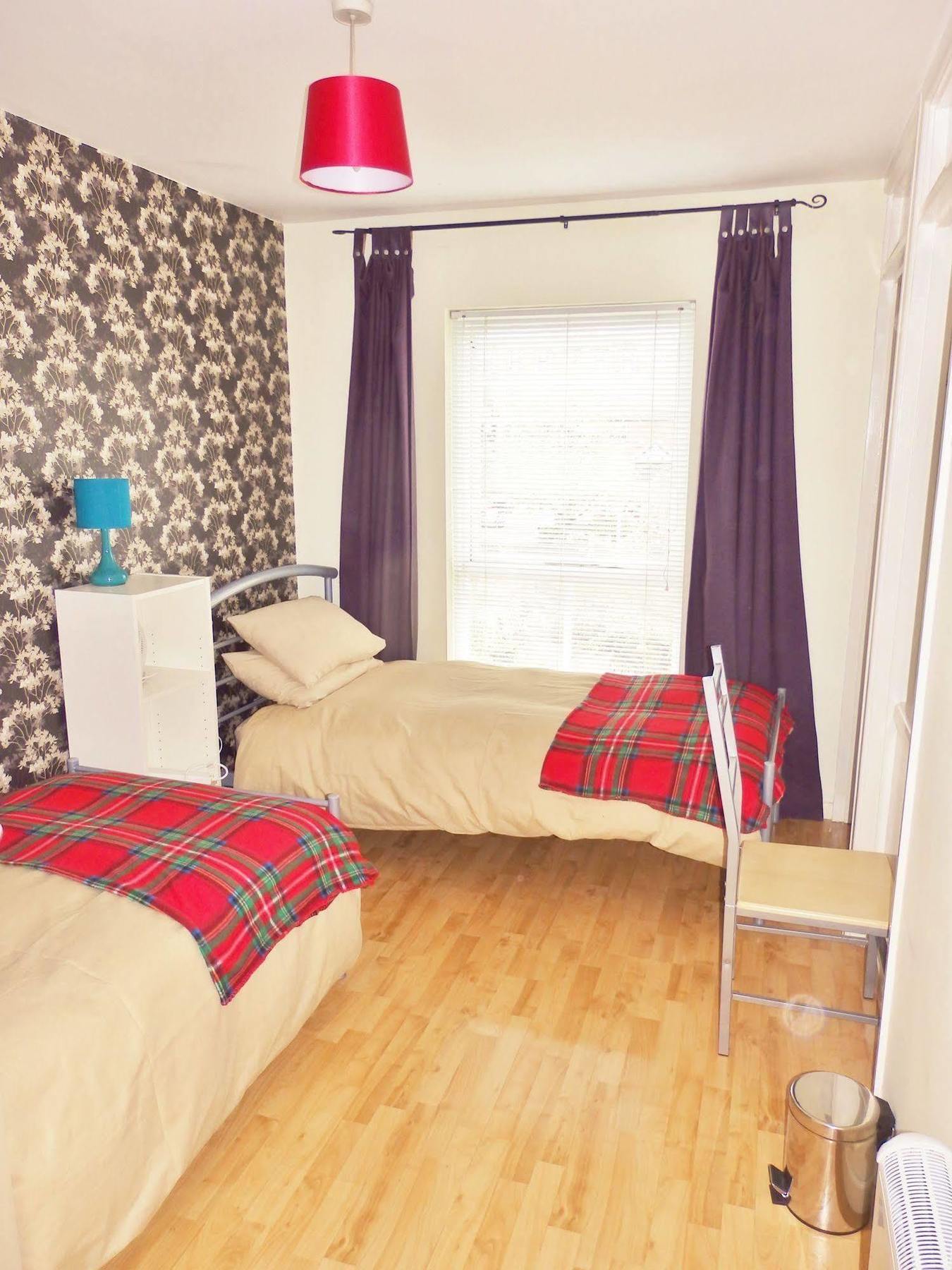בלפסט Excellent Location - City Centre - Parking - 4 Beds -2 Bedrooms מראה חיצוני תמונה